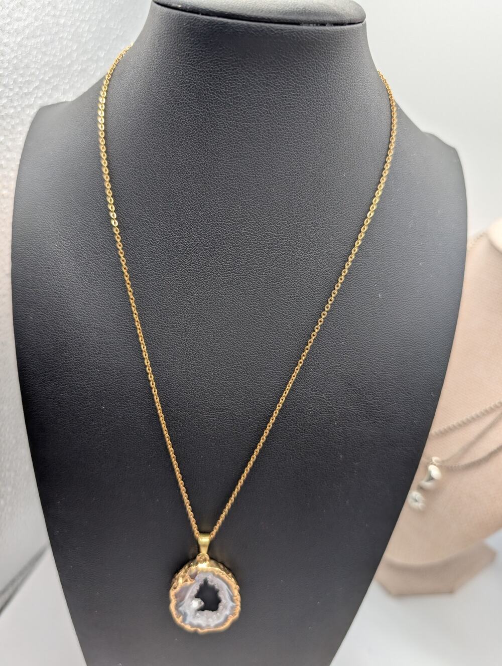 Natural Geode Slice Pendant Necklace Gold Tone Chain Agate Druzy Crystal LOOK!
